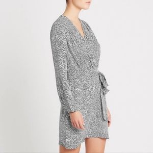 LAGENCE Diego Heart Print Wrap Dress Size zero Womens Like New 100%Silk 🤍🖤